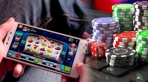 Roda roulette yang berputar dengan transparansi penuh Roda European Roulette yang berputar