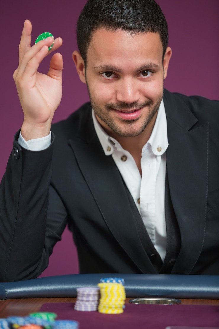 Meja Live Sic Bo dengan dealer profesional di yometoto